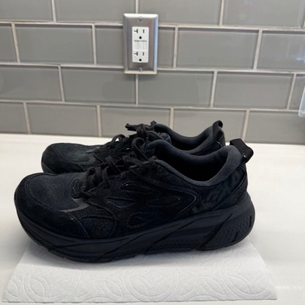 HOKA Men's Clifton 9 Sneaker Black Size 10.5